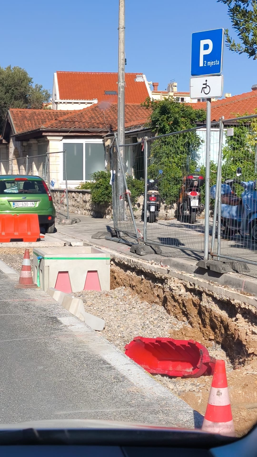 Radovi u tijeku u Ulici Iva Vojnovića, pogledajte kako trenutno izgleda promet